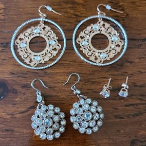 One lot of 3 pairs of earrings.